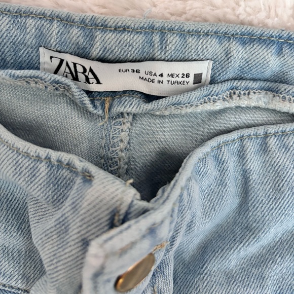 Zara Wide-Leg High-Waist Buttoned Jeans - Picture 5 of 10